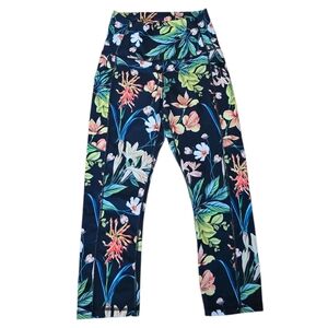 3/$15 Ododos Floral Capri Leggings Size Small